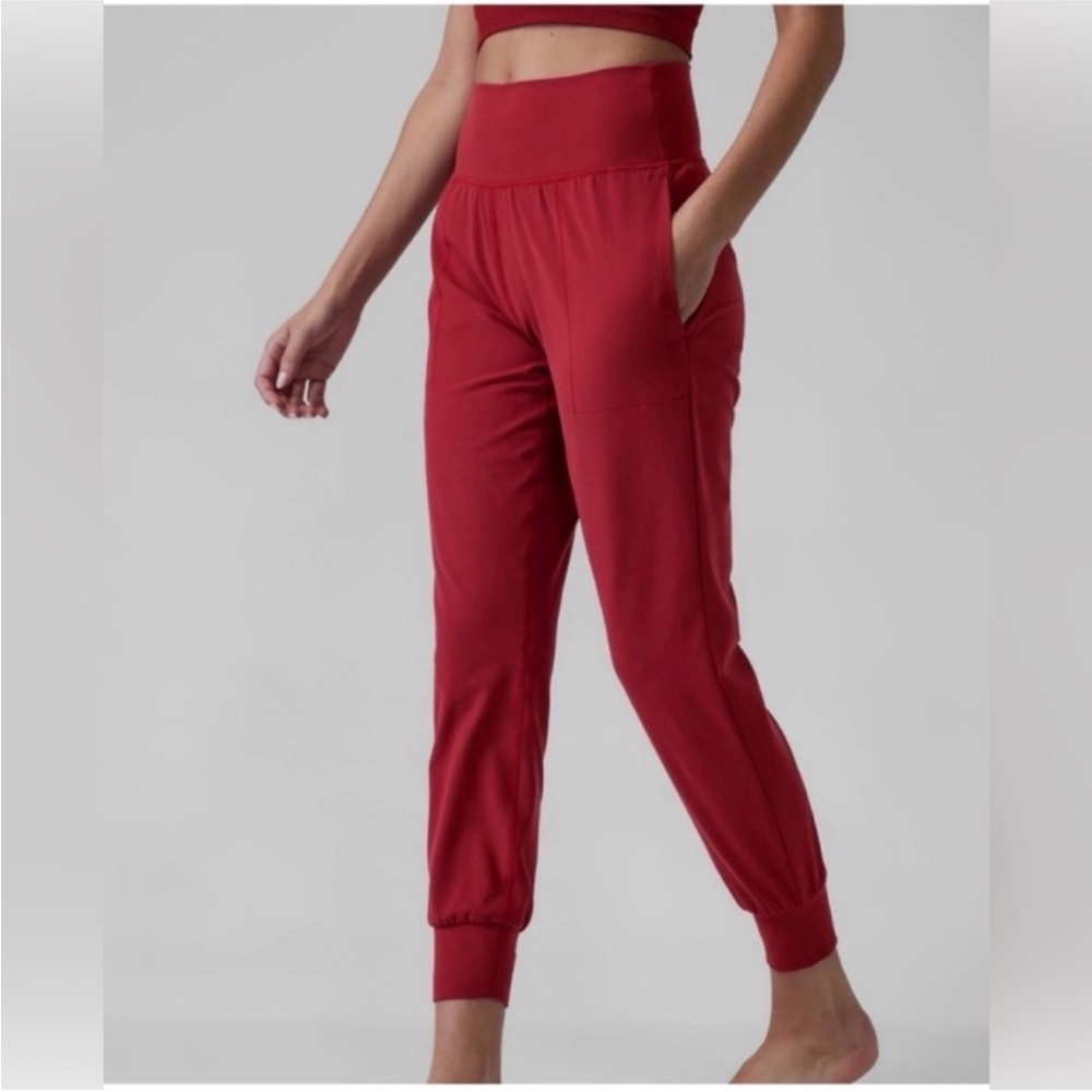 Athleta Salutation Red Maroon Joggers / Leggings XS